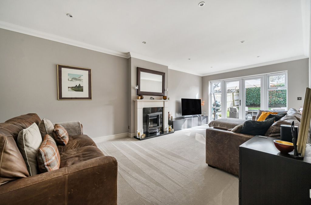 Additional image 7 of 4 bed detached house for saleElen Place, Bracknell, Berkshire RG42