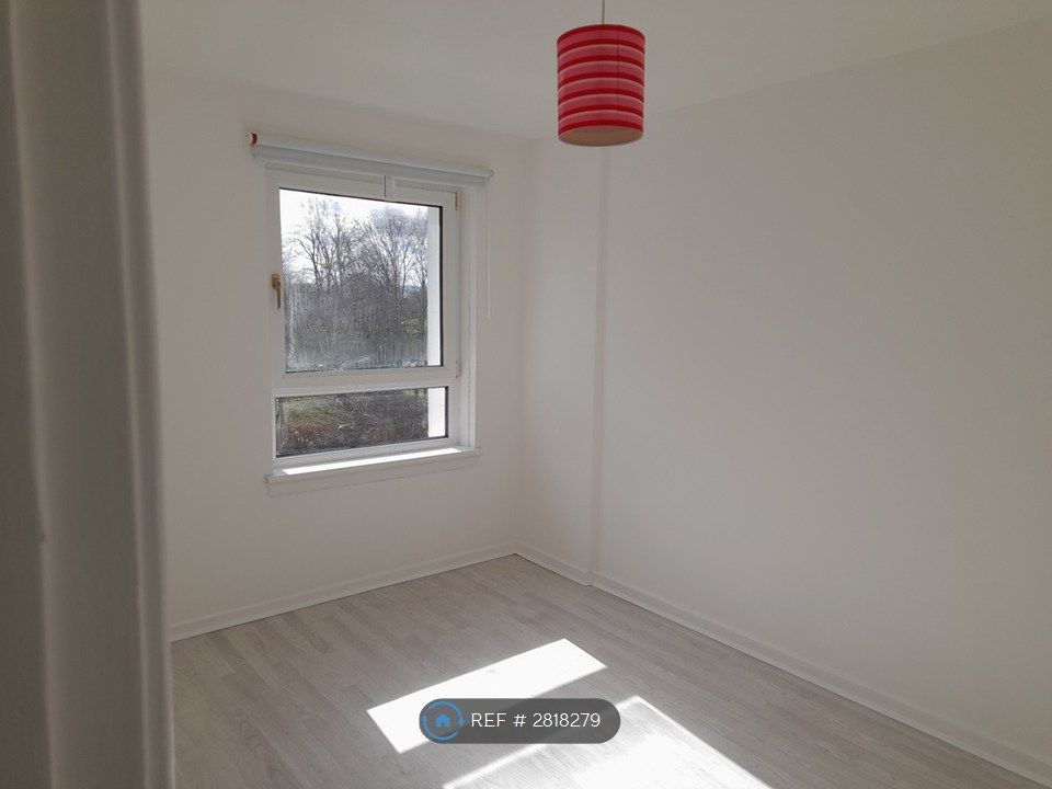 3 bed maisonette to rentGorget Quadrant, Glasgow G13 photo 4