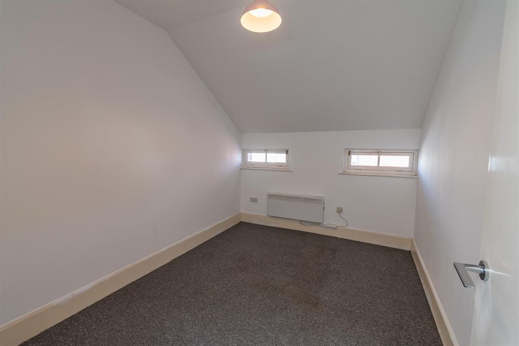 Additional image 18 of 2 bed flat to rentDock View Road, Barry CF63