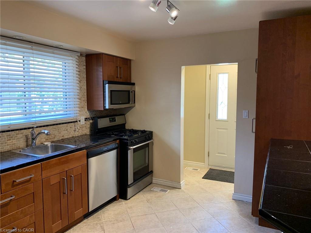 Additional image 3 of Upper-216 West 16th Street, Hamilton, ON, L9C 4C6