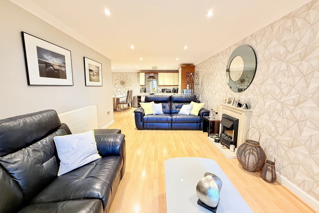 Additional image 9 of 2 bed flat for saleKnyveton Road, Bournemouth BH1