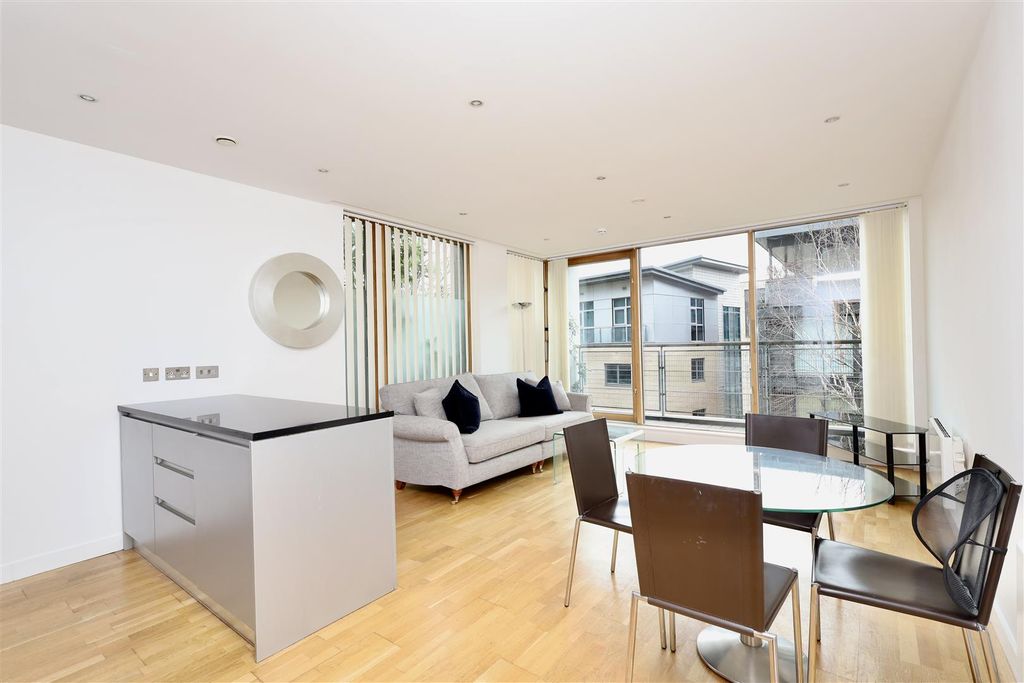 2 bed flat to rentQuayside Loft, Quayside, Newcastle Upon Tyne NE1