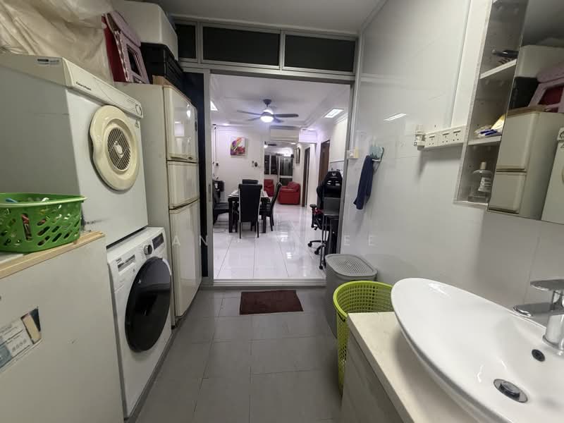 832 Woodlands Street 83 photo 4