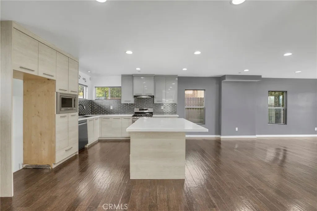Additional image 6 of 3439 Winslow Dr, Los Angeles, CA 90026