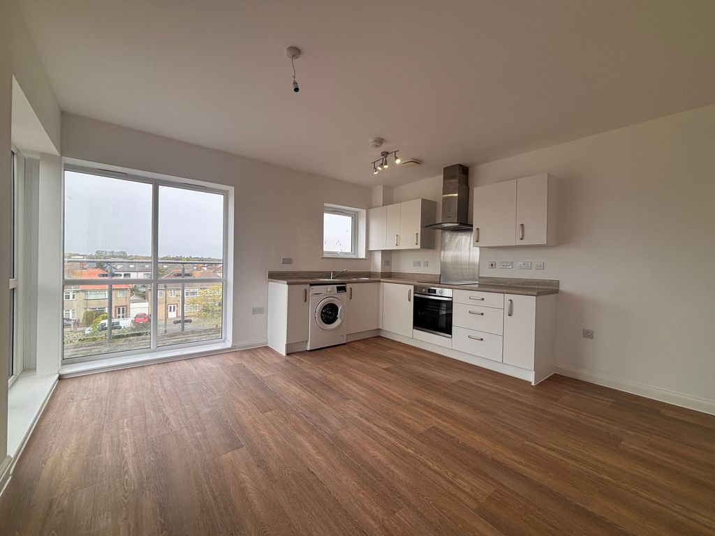 2 bed flat to rentChessel Drive, Patchway, Bristol BS34 photo 3