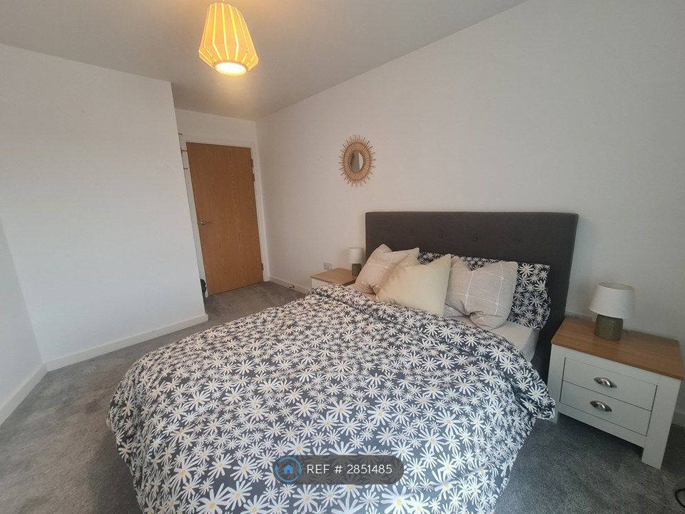 2 bed flat to rentIfield Road, Crawley RH11 photo 3