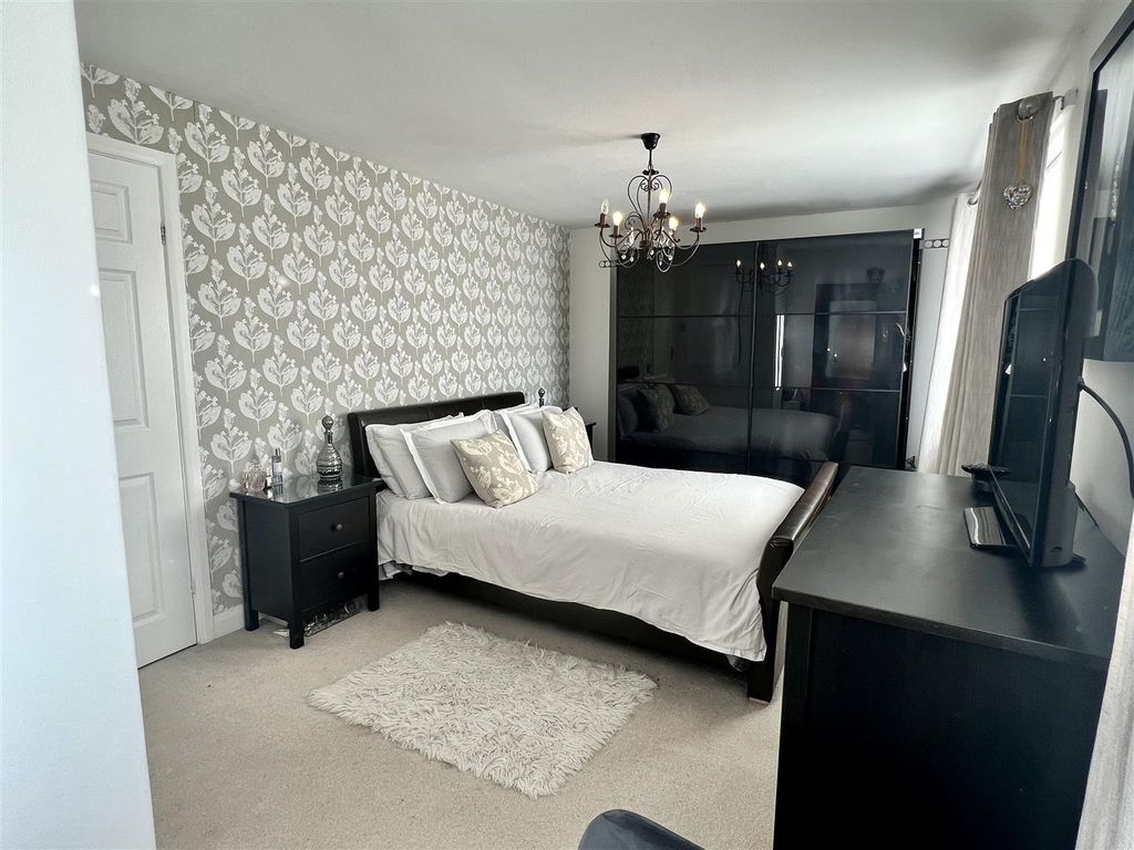 Additional image 8 of 3 bed semi-detached house for saleSandfield Close, Market Weighton YO43