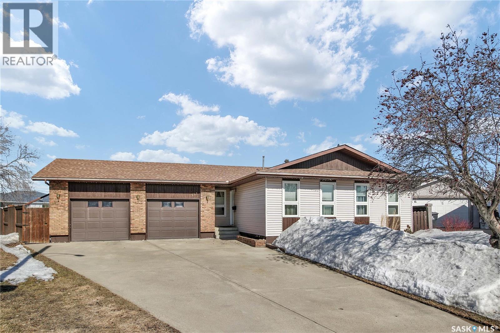 221 Lane COURT