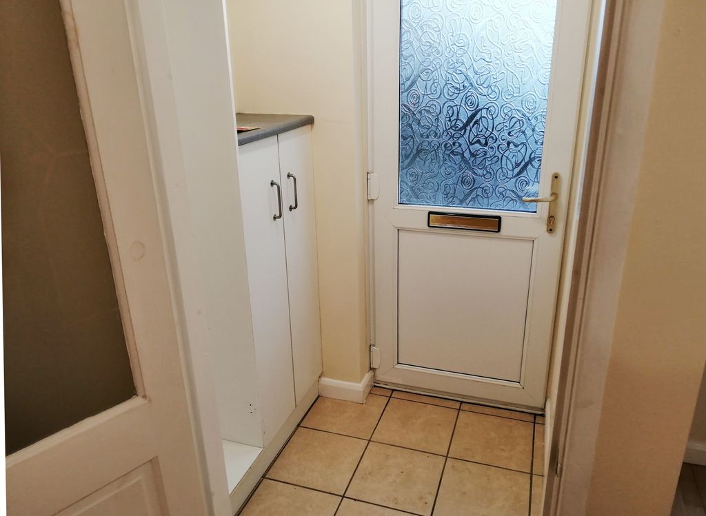 Studio to rentPendalar Stores, Llanfairfechan LL33 photo 2