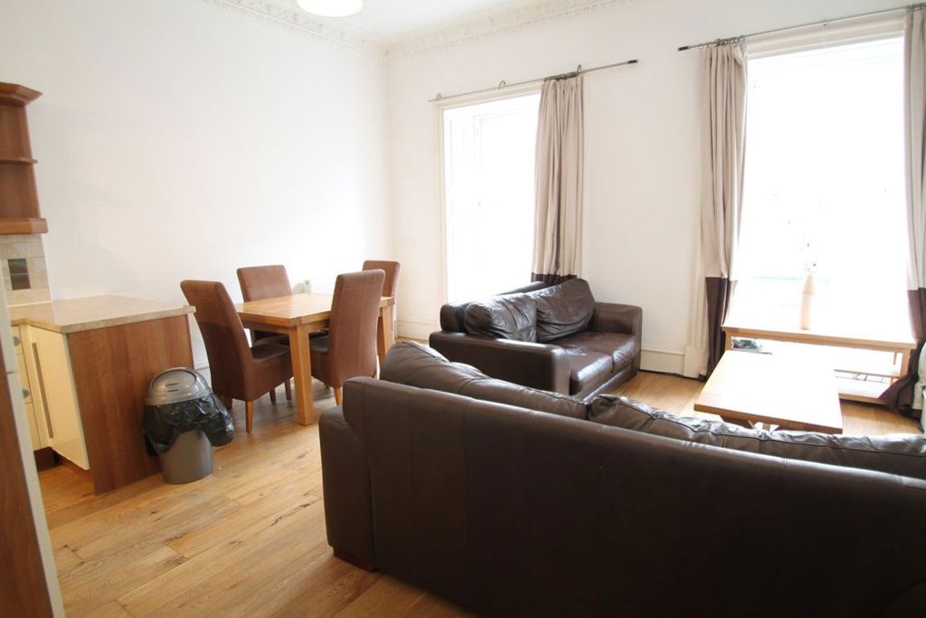 3 bed flat to rentCommercial Street, Dundee DD1