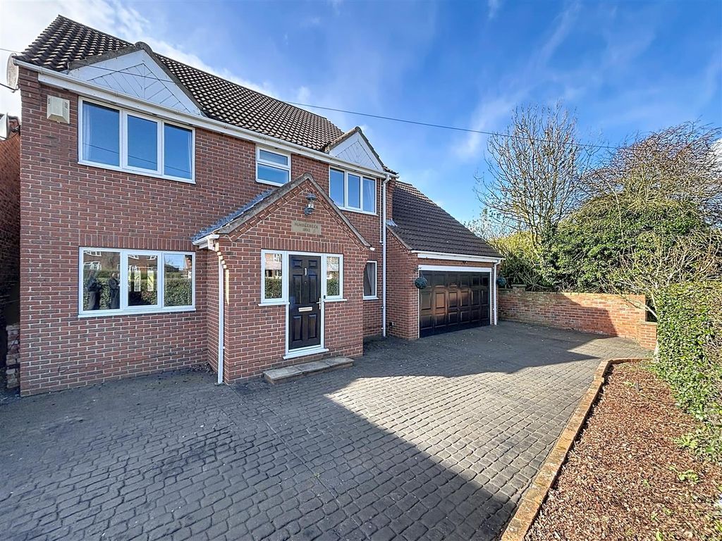 5 bed detached house for saleMain Road, Humbleton, Hull HU11