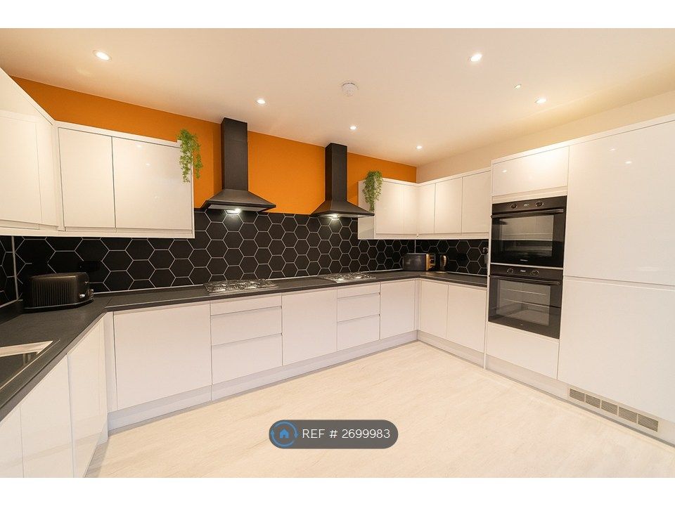 Additional image 7 of 8 bed terraced house to rentClare Street, Bridgwater TA6