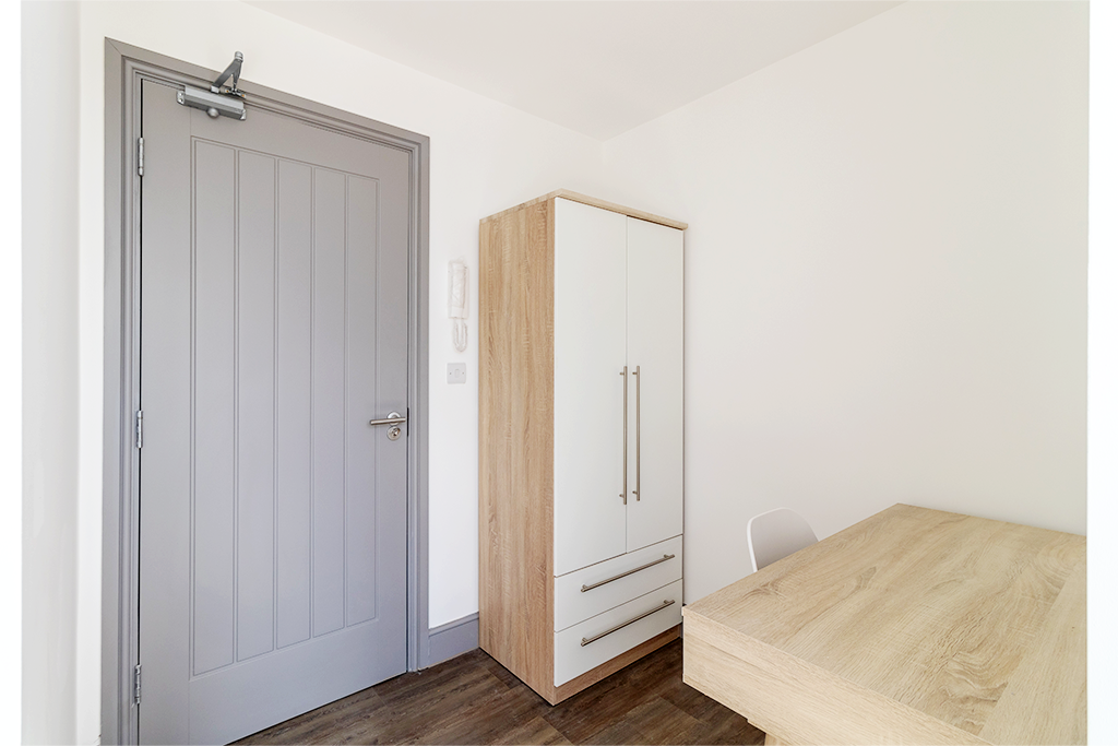 Room to rentHerigate Gate, Derby DE1 photo 4