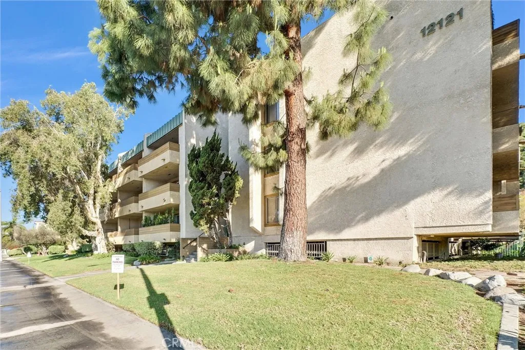 Additional image 25 of 12121 Centralia Street Unit 302, Lakewood, CA 90715