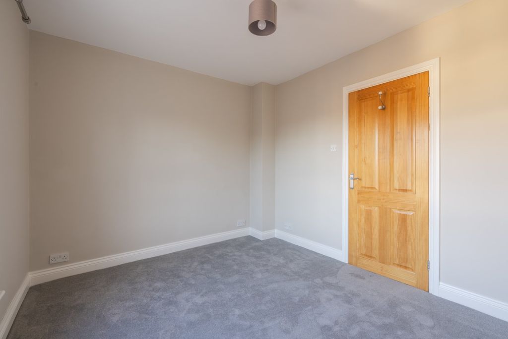 Additional image 6 of 2 bed flat for saleLondon End, Beaconsfield, Buckinghamshire HP9