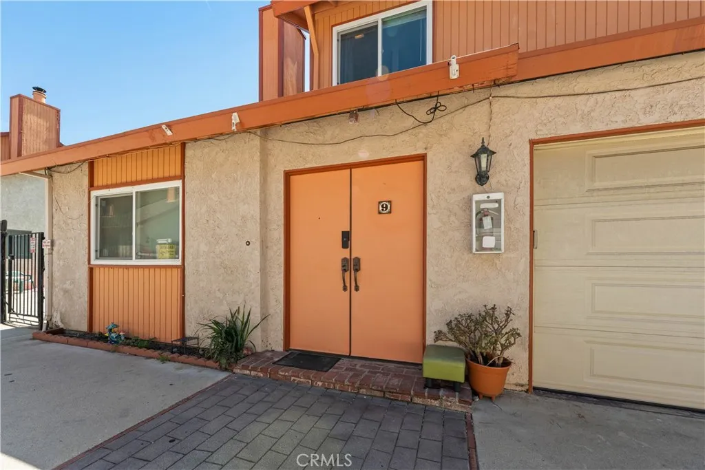 9946 Owensmouth Ave, Chatsworth, CA 91311