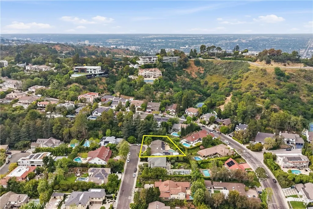 Additional image 33 of 9867 Whitwell Dr, Beverly Hills, CA 90210