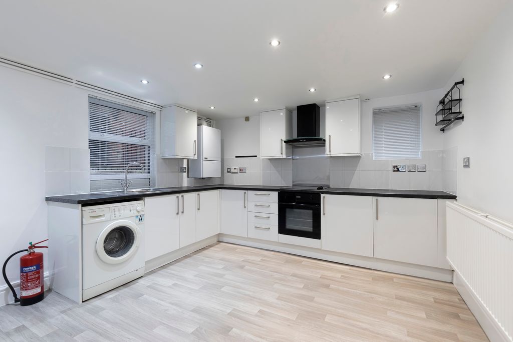 1 bed flat to rentSt. Lukes Road, St Lukes, Cheltenham GL53