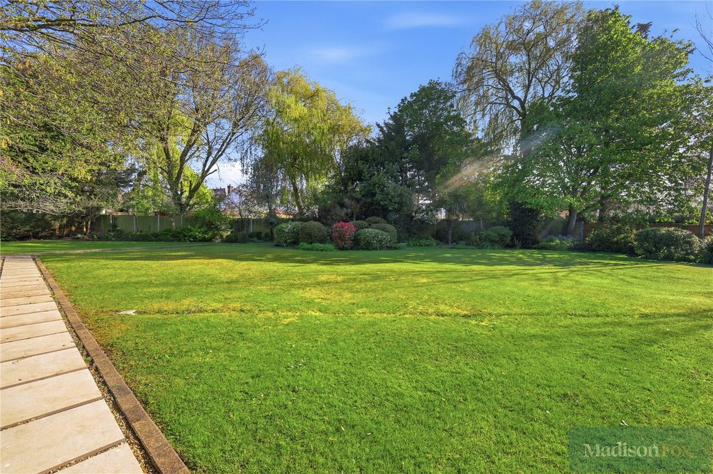 Additional image 24 of 5 bed detached house for saleParkland Close, Chigwell, Essex IG7