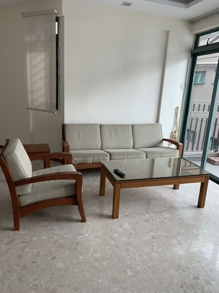 6 Boon Lay Drive photo 2