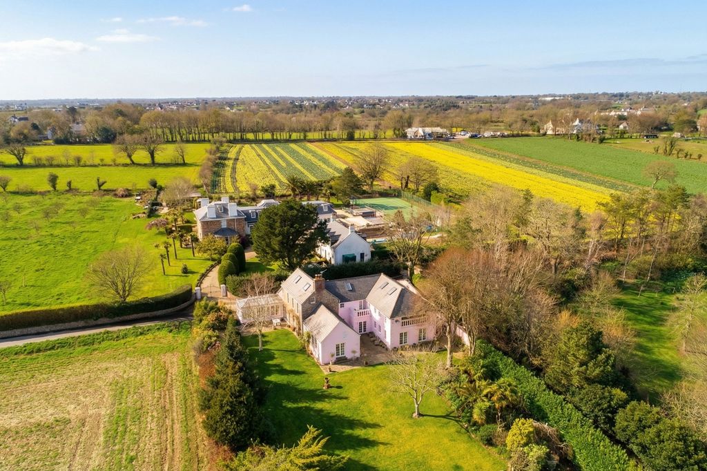 5 bed detached house for saleGracelands, Trinity JE3