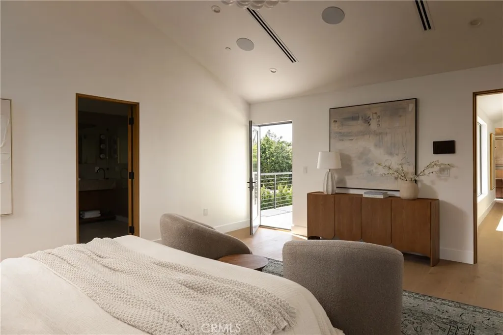 Additional image 32 of 15202 Hesby Street, Sherman Oaks, CA 91403