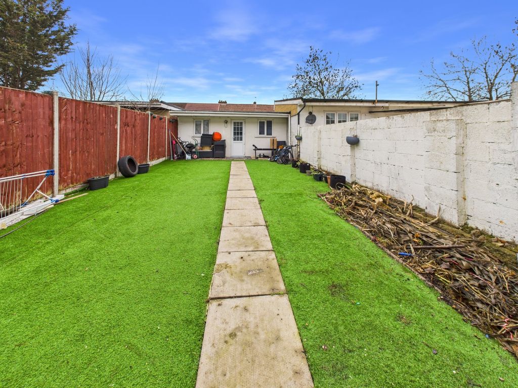 Additional image 5 of 3 bed terraced house for saleBeaumont Road, Slough, Berkshire SL2