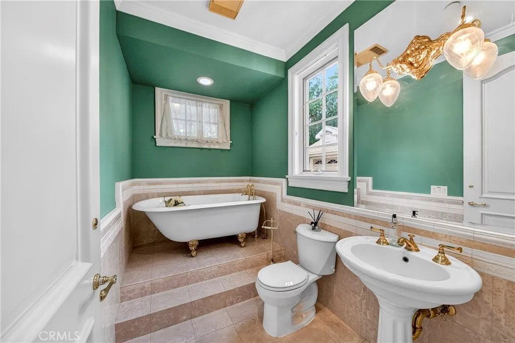 Additional image 21 of 465 W Highland Avenue, Sierra Madre, CA 91024