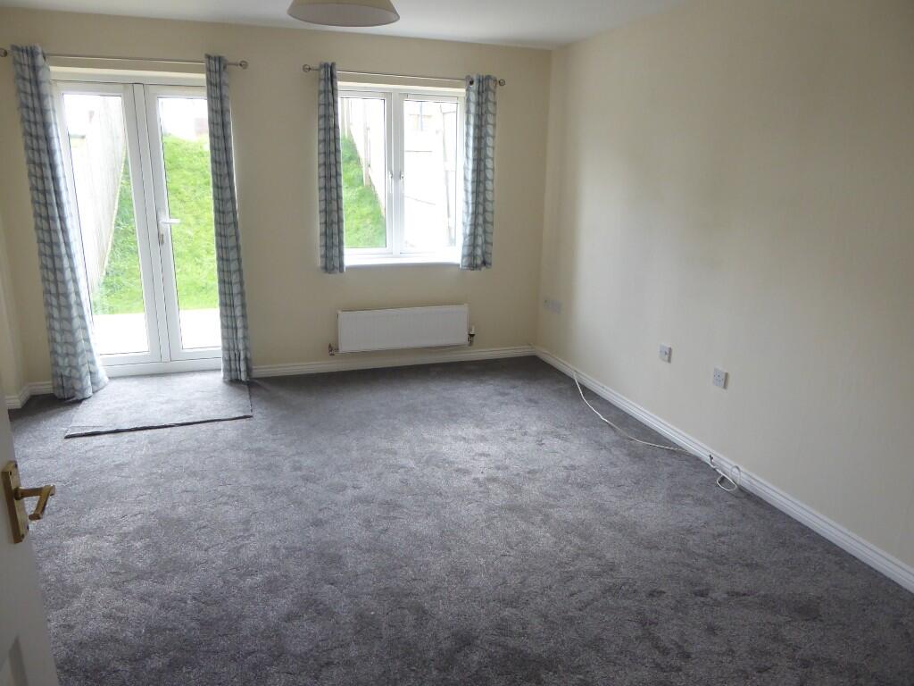 Plucknett Row, Yeovil photo 4