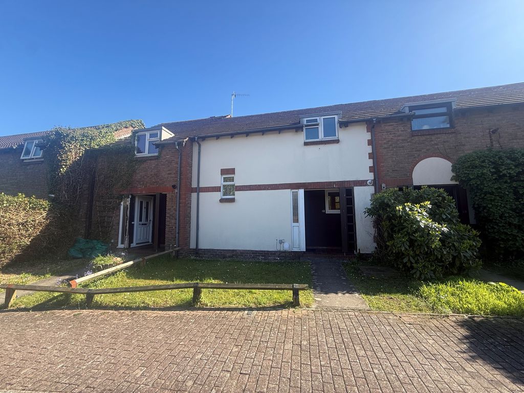 3 bed terraced house to rentCaernarvon Road, Chichester PO19