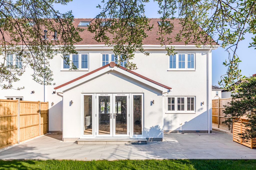 Additional image 20 of 4 bed semi-detached house for saleGreen Lane, Hersham Village, Surrey KT12