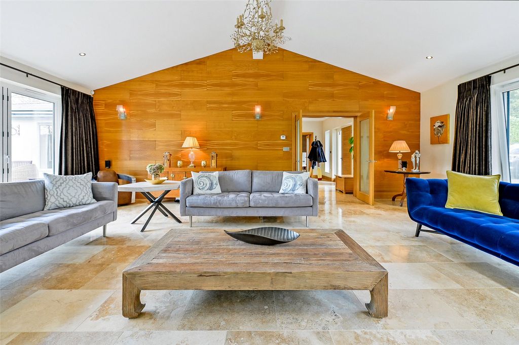 Additional image 3 of 4 bed detached house to rentRotherfield Road, Henley-On-Thames, Oxfordshire RG9