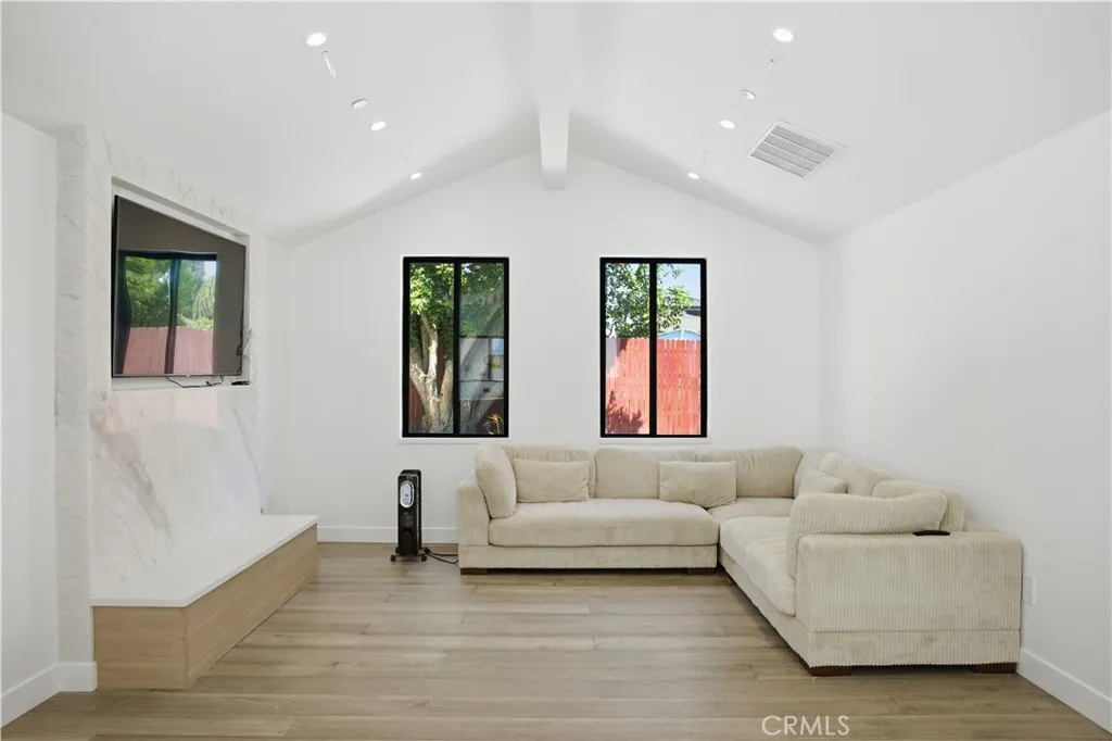 Additional image 37 of 8542 De Celis Pl, North Hills, CA 91343