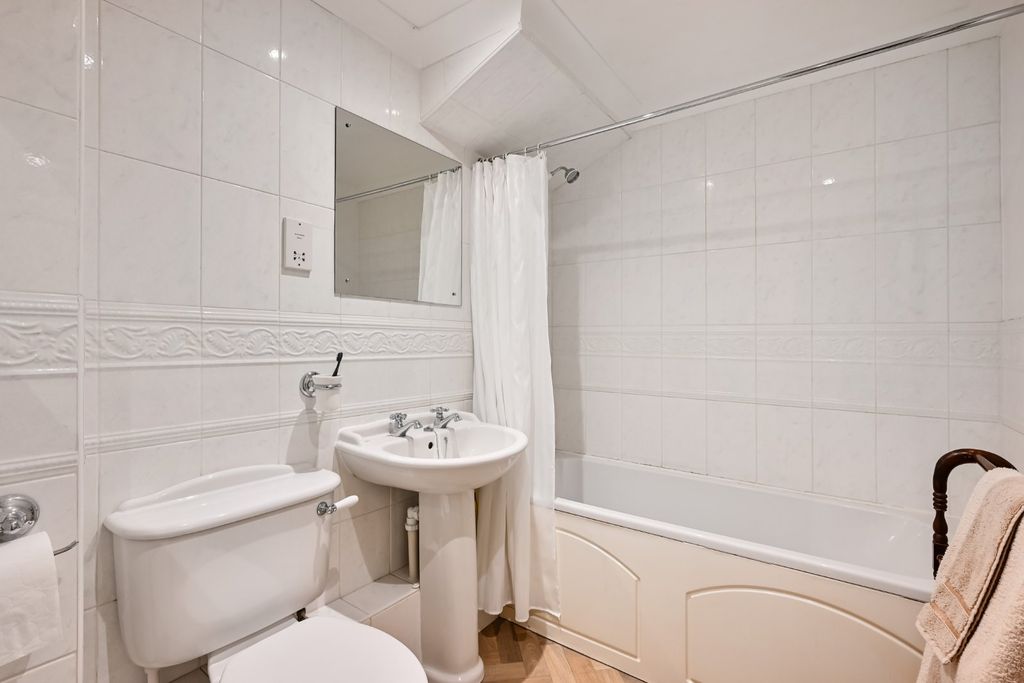 Additional image 9 of 1 bed flat for saleClifford House, Lady Anne Court, Skeldergate, York YO1