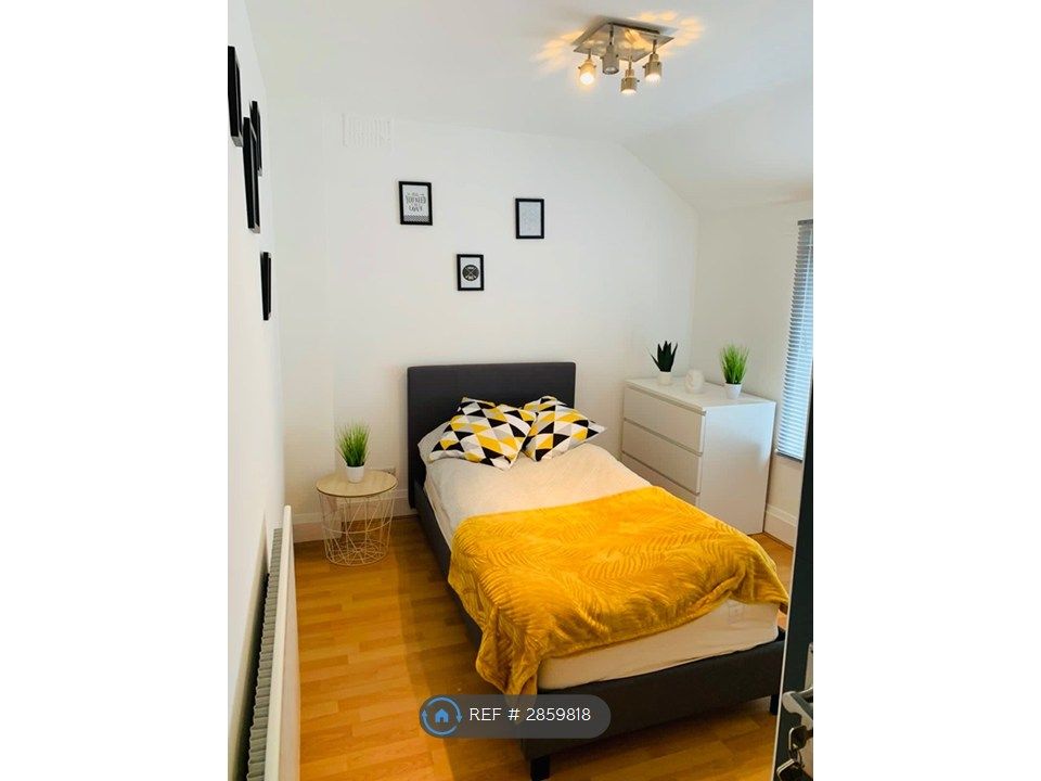 Additional image 8 of 3 bed semi-detached house to rentAshby Road, Scunthorpe DN16