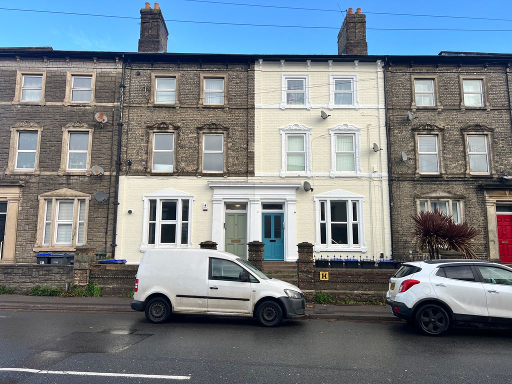 3 bed flat to rentWilton Road, Salisbury SP2