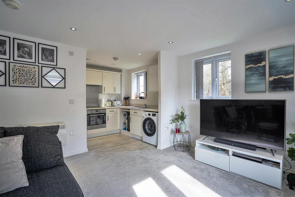 Additional image 6 of 2 bed flat for saleWhitstable Mews, Leeds LS12
