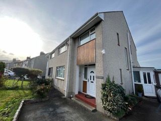 3 bed semi-detached house to rentBryn Eithinog, Bangor LL57
