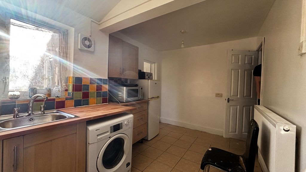 3 bed shared accommodation to rentMarlborough Street, Eastville, Bristol BS5 photo 3