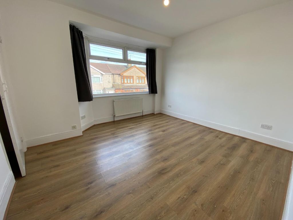Additional image 4 of 2 bed end terrace house to rentKent Road., Dagenham, Dagenham RM10