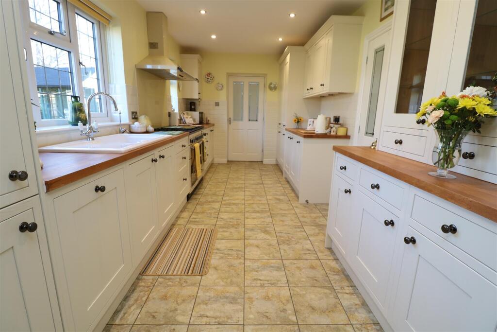 Victoria Road, Trowbridge photo 4