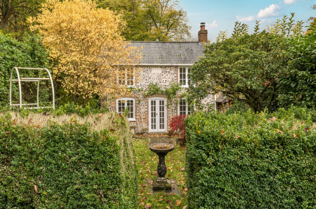 Pitts Cottage, Pitts Lane, Chitterne, BA12
