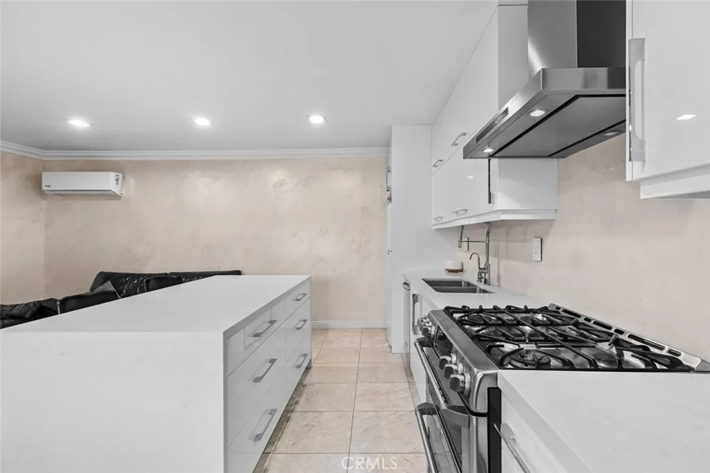 Additional image 91 of 2640 N Keystone Street, Burbank, CA 91504