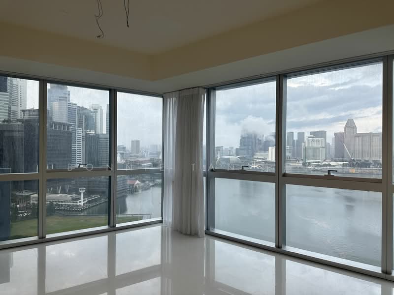 18 Marina Boulevard photo 2