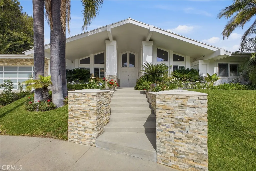 Additional image 3 of 9867 Whitwell Dr, Beverly Hills, CA 90210