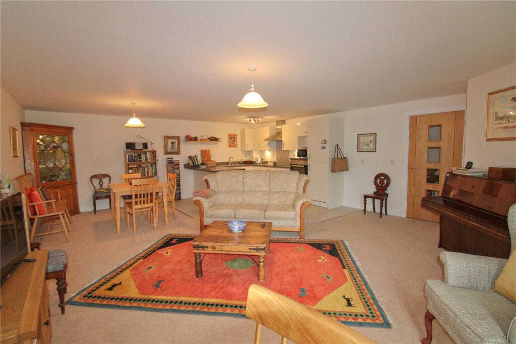 Applegate House, Trowbridge photo 3