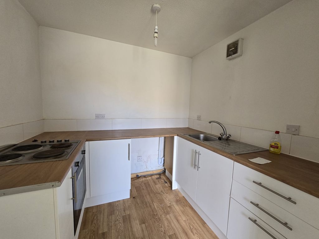 2 bed flat to rentGatesgarth Close, Hartlepool, County Durham TS24 photo 3