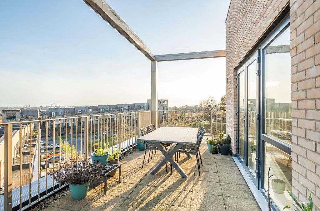 Additional image 13 of 2 bed flat for saleHenry Darlot Drive, London NW7