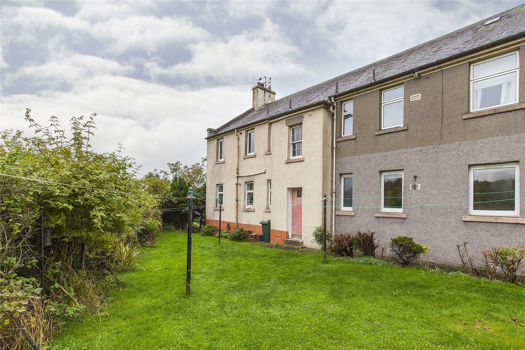 Additional image 10 of 2 bed flat to rentBurdiehouse Square, Old Burdiehouse, Edinburgh EH17