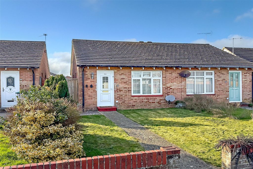 2 bed bungalow for saleAdmirals Walk, Littlehampton, West Sussex BN17